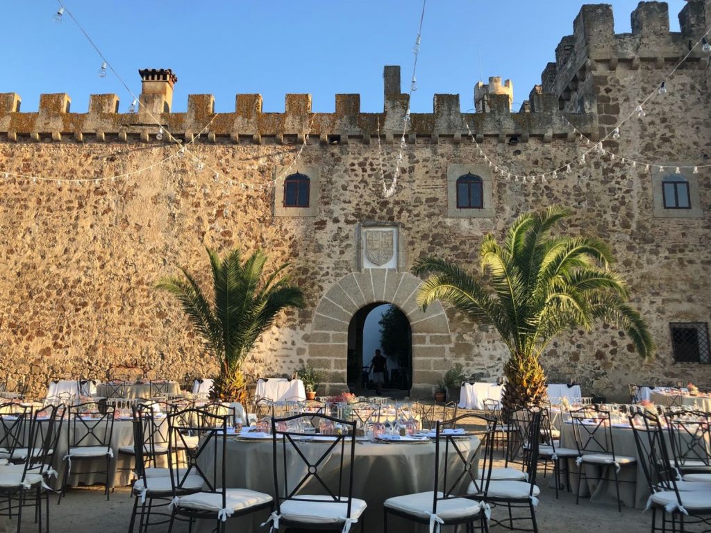Castillo de las Arguijuelas de Arriba - lugares para celebrar tu boda en Extremadura